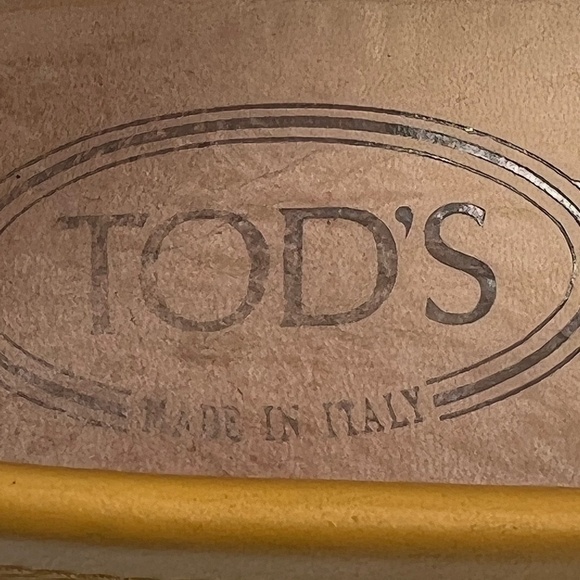 Tod's Yellow Driving Loafer Flats Size 37 Women's - Picture 2 of 9